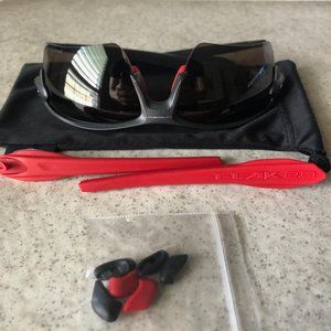 Oakley Flak 2.0 Sunglasses!!